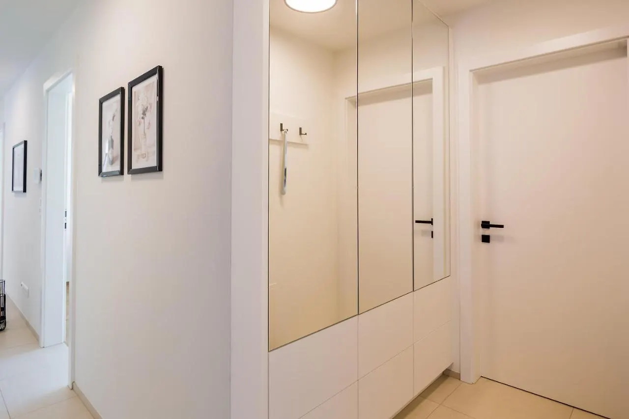 アパート Moderne Wohnung Mit Terrasse インスブルック